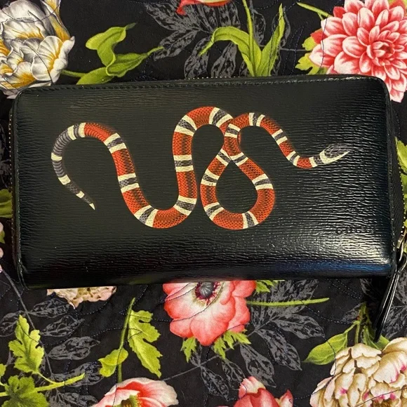 AUTH Gucci King Snake Black Long Zip wallet - Picture 12 of 16